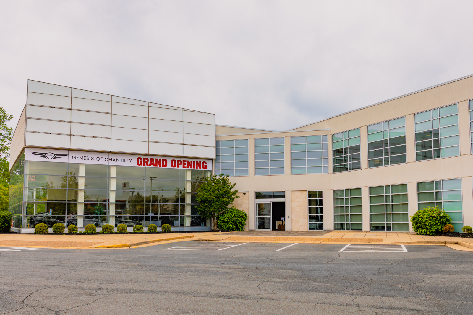 You are currently viewing Sheehy Genesis Opens New Chantilly Location, Elevating the Luxury Customer Experience